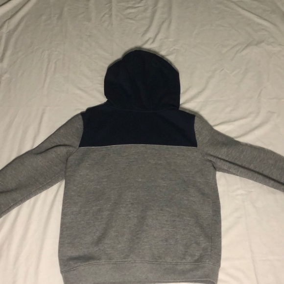 Selling a pretty new (FILA) hoodie hasn’t bin used - Picture 3 of 3